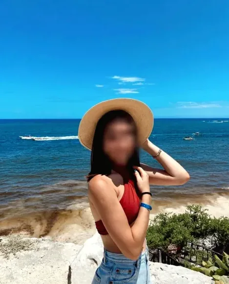 Andrea, 22