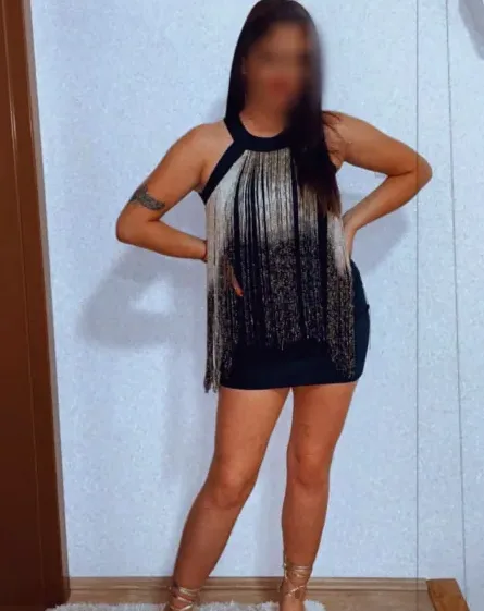 Julia, 32